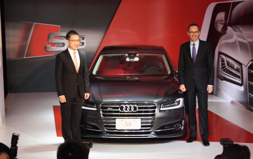 全新《Audi S8》頂級性能房車極速馳聘上市 全新《Audi S8》頂級性能房車極速馳聘上市