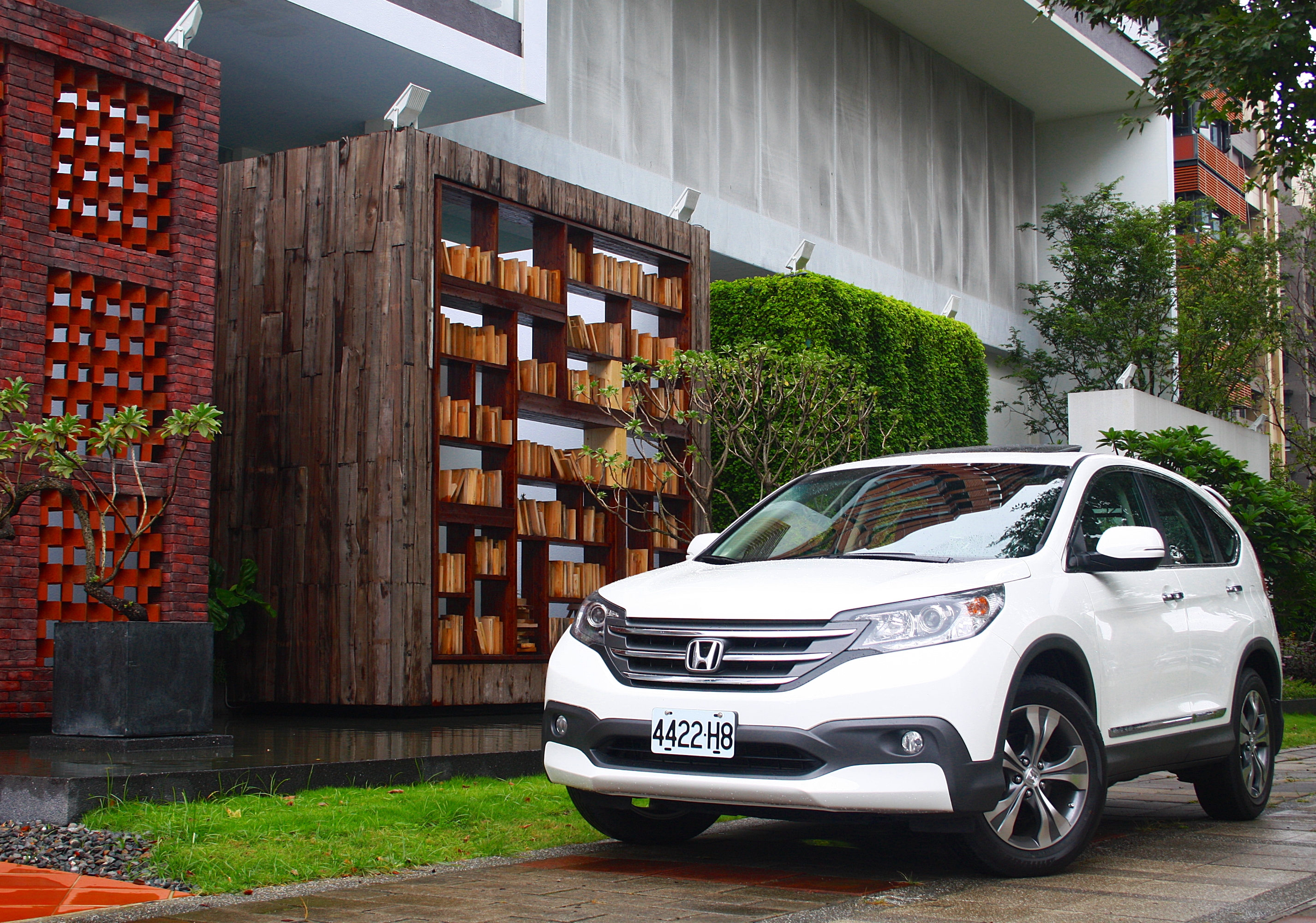 當家台柱《Honda CR-V 2.4 VTi-S》-【靜態展出】 當家台柱《Honda CR-V 2.4 VTi-S》-【靜態展出】
