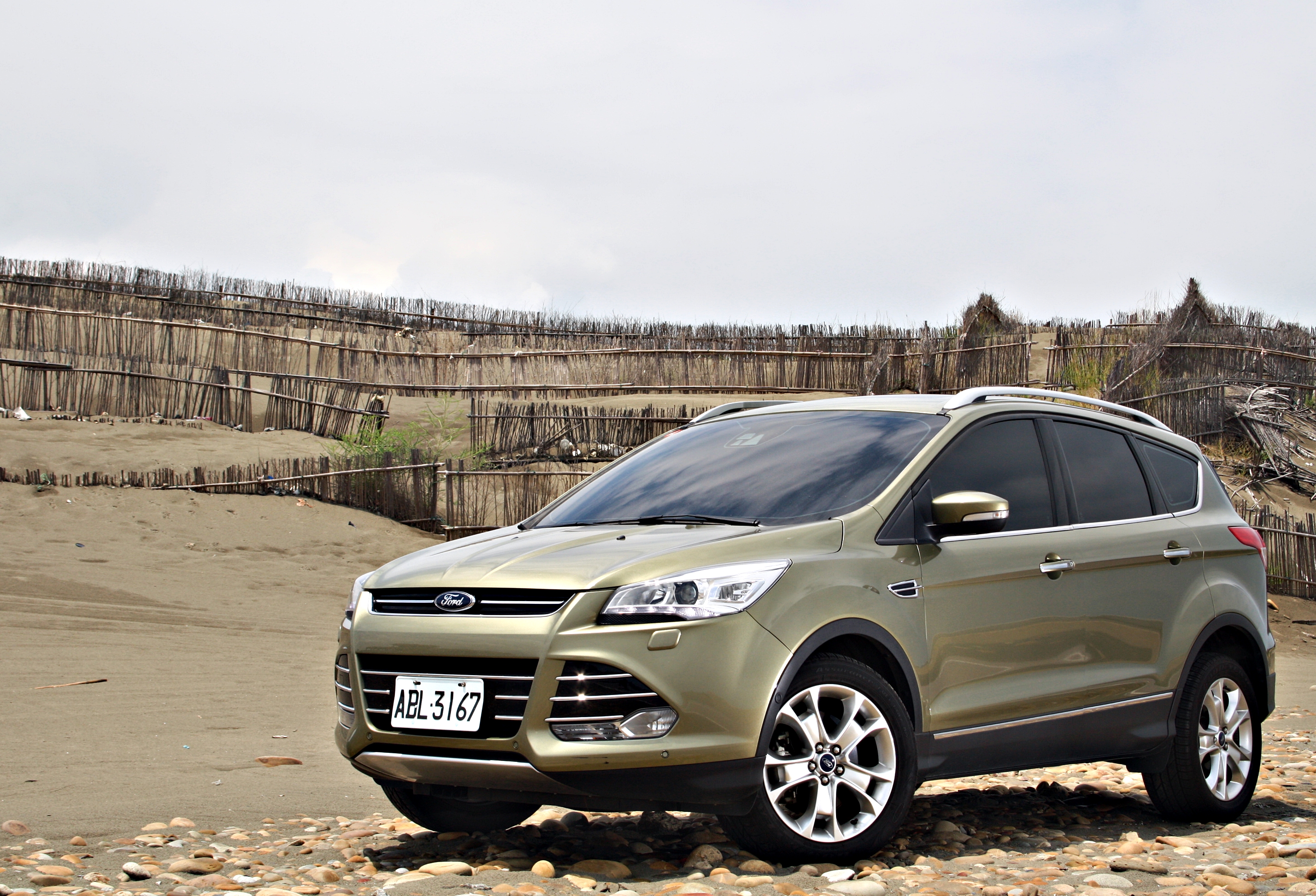 叫我運動酷哥《Ford Kuga 2.0旗艦型》-【靜態賞析】 叫我運動酷哥《Ford Kuga 2.0旗艦型》-【靜態賞析】
