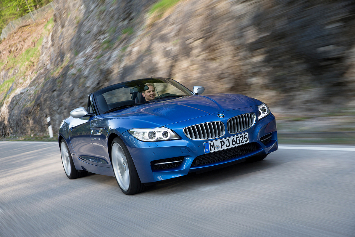 寶馬《BMW Z4》2016年式全新車色入選 湛藍Estoril blue更顯動感 寶馬《BMW Z4》2016年式全新車色入選 湛藍Estoril blue更顯動感