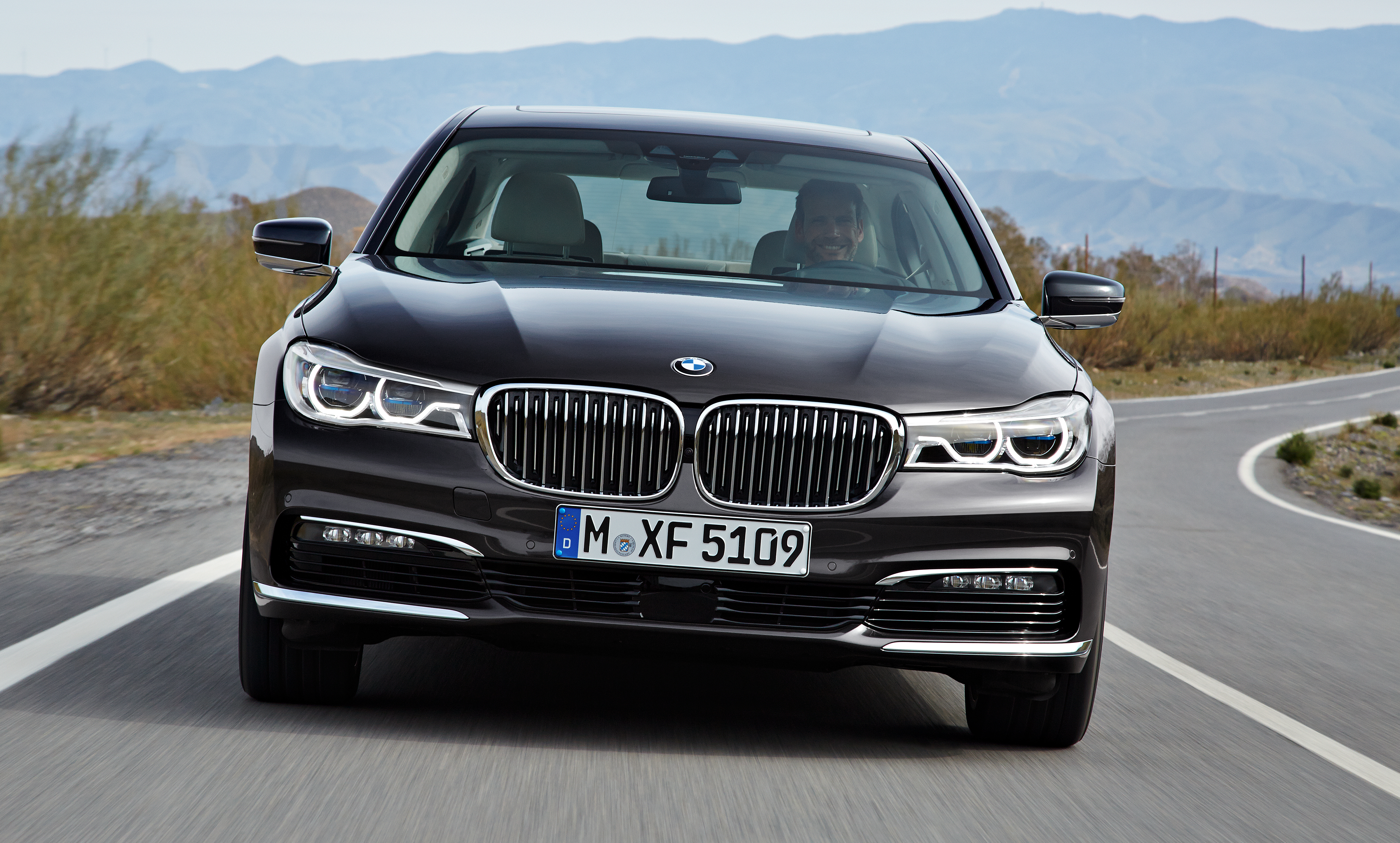 插電式油電混合動力入列 新一代寶馬《BMW 7 Series》不只更輕也更節能(下) 插電式油電混合動力入列 新一代寶馬《BMW 7 Series》不只更輕也更節能(下)
