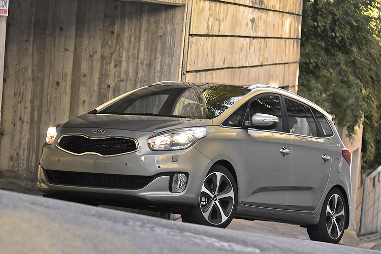 國產唯一6安柴油MPV 《Kia Carens 1.7 CRDi》79.9萬起早鳥預購開跑 國產唯一6安柴油MPV 《Kia Carens 1.7 CRDi》79.9萬起早鳥預購開跑
