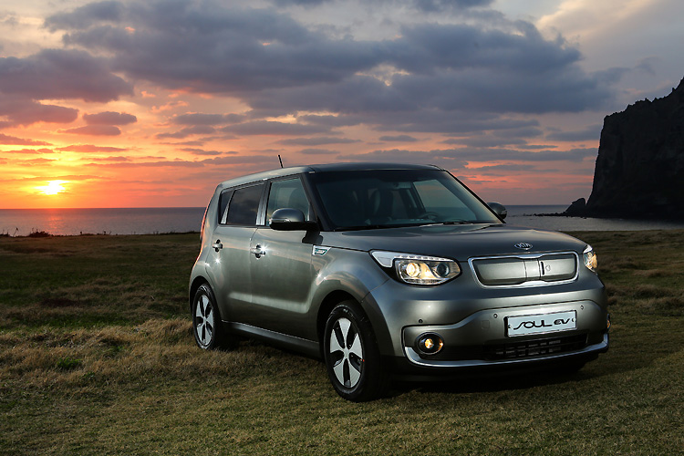 無線充電技術正夯!起亞《Kia Soul EV》與美國能源部攜手開發無線充電技術 無線充電技術正夯!起亞《Kia Soul EV》與美國能源部攜手開發無線充電技術