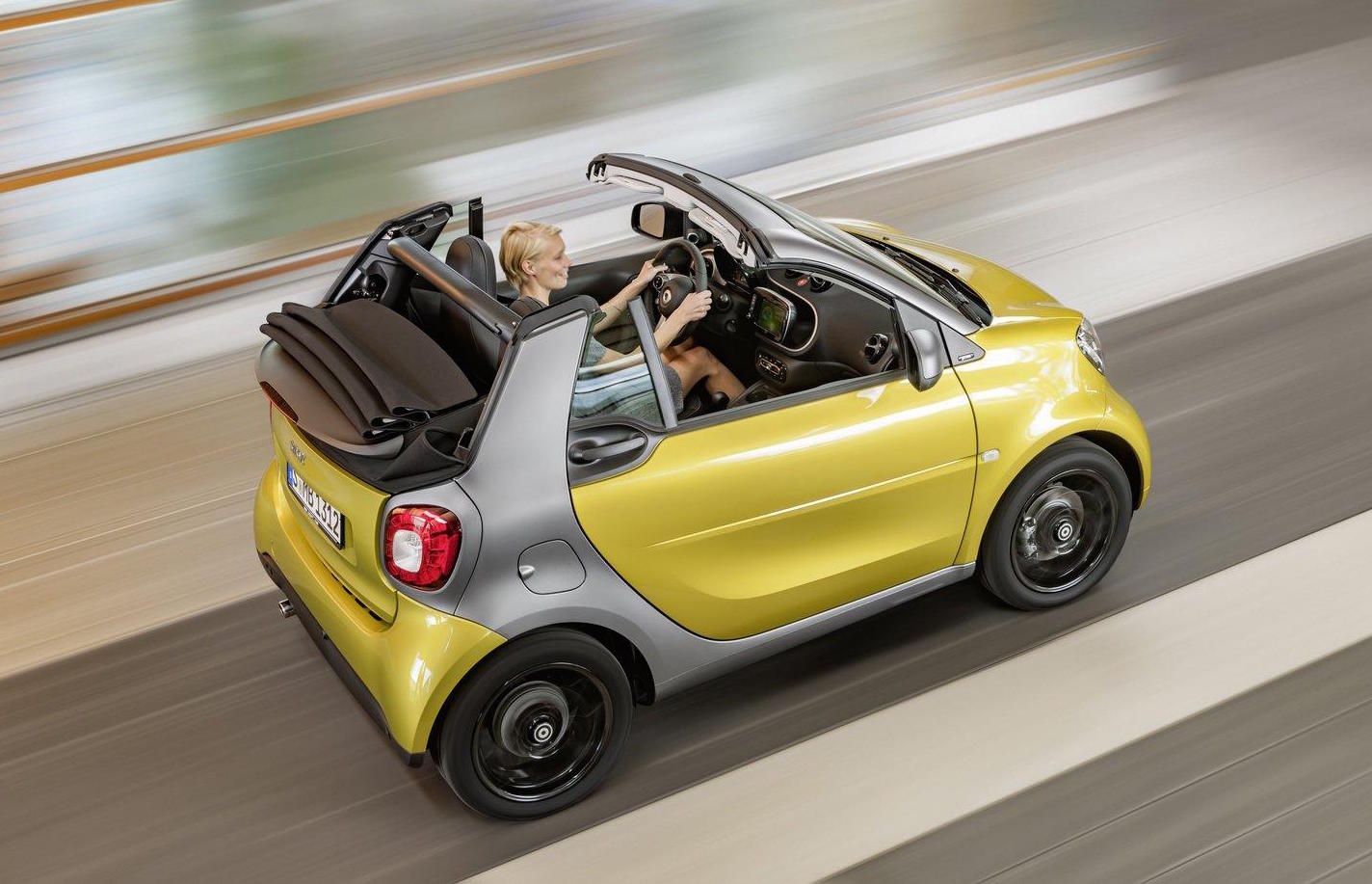 首搭電動敞篷機構 新一代《Smart Fortwo Cabrio》預告法蘭克福車展登場 首搭電動敞篷機構 新一代《Smart Fortwo Cabrio》預告法蘭克福車展登場