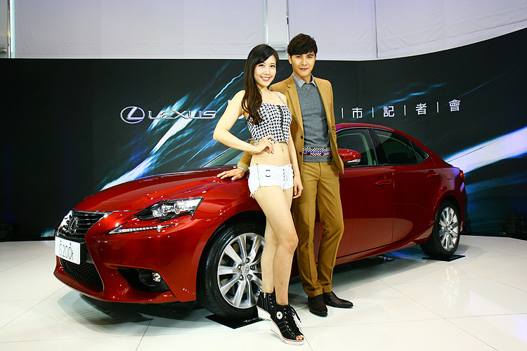 8AR-FTS世代新章 《Lexus IS 200t》169萬元起正式開賣! 8AR-FTS世代新章 《Lexus IS 200t》169萬元起正式開賣!