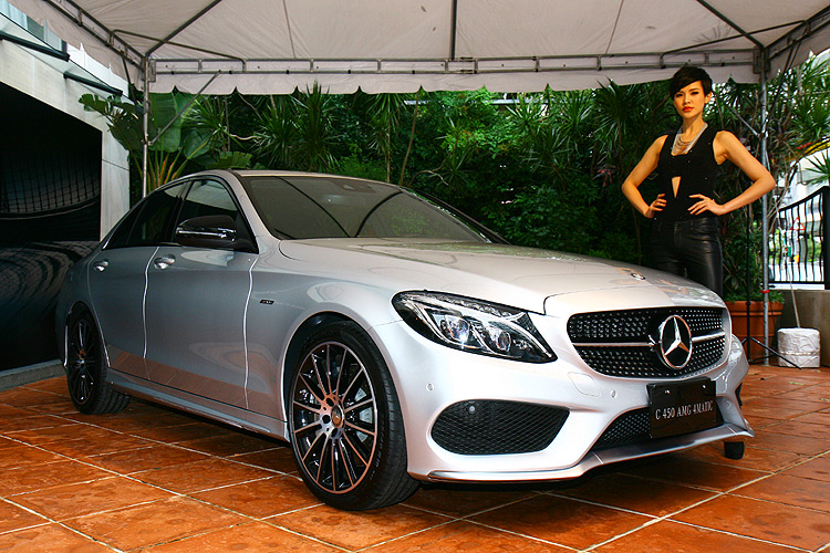 品牌進階性能車的敲門磚 賓士《Mercedes-Benz C 450 AMG 4Matic》342萬元正式襲台! 品牌進階性能車的敲門磚 賓士《Mercedes-Benz C 450 AMG 4Matic》342萬元正式襲台!