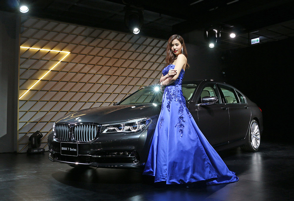 新一代科技旗艦即將登台 全新大改款寶馬《BMW 740Li》長軸車型搶先預賞 新一代科技旗艦即將登台 全新大改款寶馬《BMW 740Li》長軸車型搶先預賞
