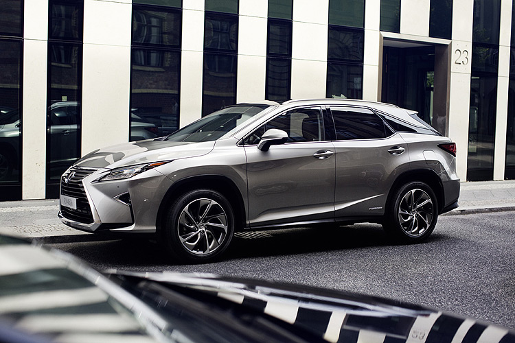 《Lexus》成為第52屆金馬獎專屬指定座駕 《Lexus》成為第52屆金馬獎專屬指定座駕
