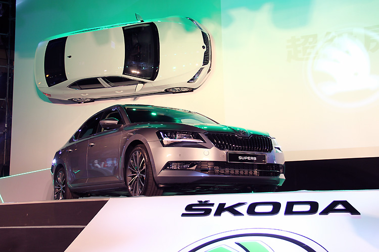 全車系標配9氣囊 《Škoda Superb》優惠價112.9萬元起強勢抵臺 全車系標配9氣囊 《Škoda Superb》優惠價112.9萬元起強勢抵臺