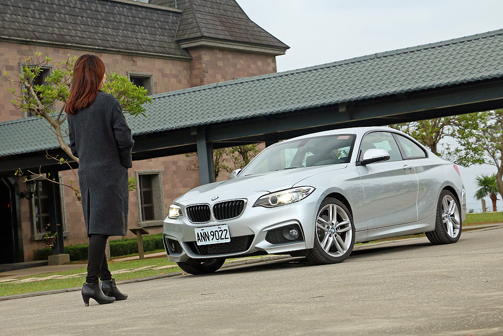 【說走就走】國王女孩聖誕getaway ×《BMW 220i Coupe》 【說走就走】國王女孩聖誕getaway ×《BMW 220i Coupe》