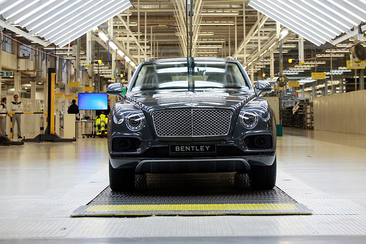 首輛《Bentley Bentayga》下線 預計2016年第二季抵臺開賣 首輛《Bentley Bentayga》下線 預計2016年第二季抵臺開賣