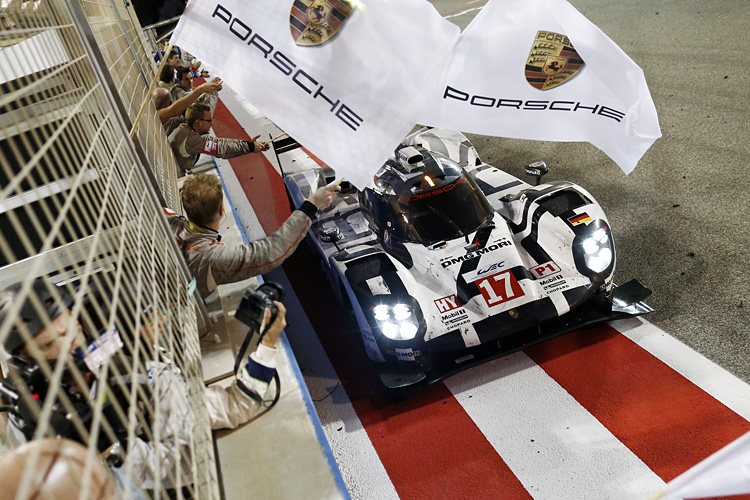 《Porsche 718》車系2016年重返 Porsche 2015年回顧影片大賣關子 《Porsche 718》車系2016年重返 Porsche 2015年回顧影片大賣關子