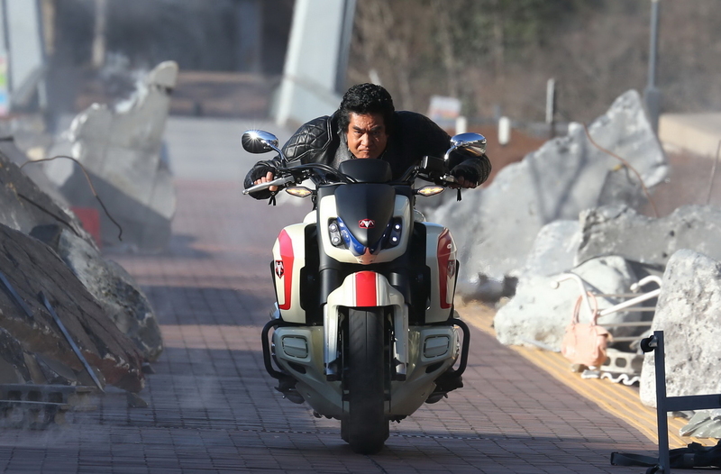 化身新一代颶風號!《Honda Goldwing F6C》擔綱假面騎士新坐駕 化身新一代颶風號!《Honda Goldwing F6C》擔綱假面騎士新坐駕