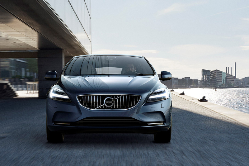 臺灣預計第四季開賣 小改款《Volvo V40》日內瓦車展前夕曝光 臺灣預計第四季開賣 小改款《Volvo V40》日內瓦車展前夕曝光