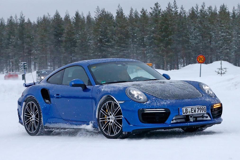 最強911現形上看700匹馬力 新世代《Porsche 911 GT2 RS》測試車雪地展身手 最強911現形上看700匹馬力 新世代《Porsche 911 GT2 RS》測試車雪地展身手