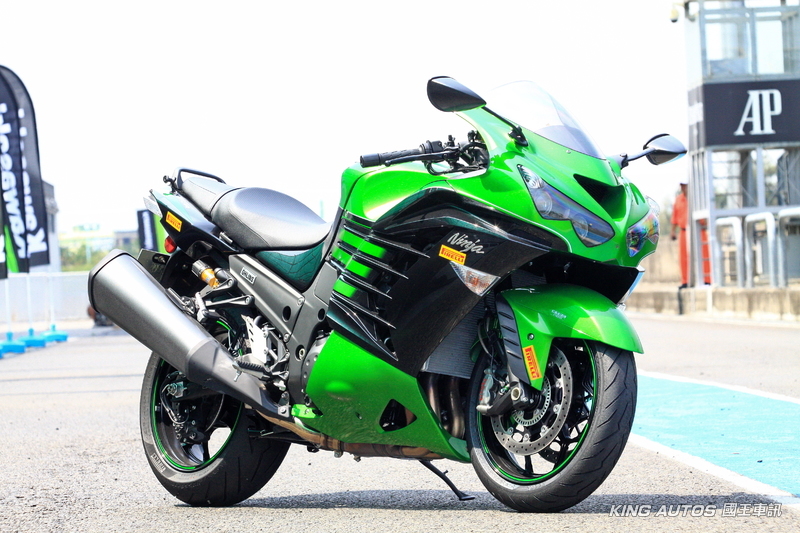 駕馭神風!《Kawasaki》2016年式《ZX-10R》&《ZX-10R》聯手登台| 國王車訊 KingAutos bmdY1HetlDP0Kza