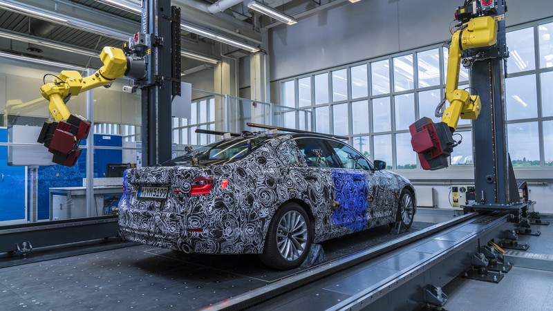 包著偽裝也能掃 新一代《BMW 5 Series》原型車進入3D掃描階段準備生產 包著偽裝也能掃 新一代《BMW 5 Series》原型車進入3D掃描階段準備生產