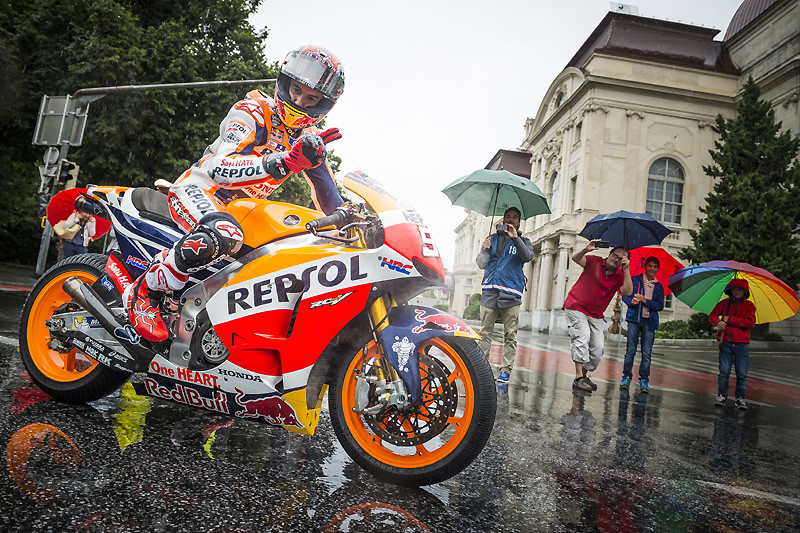 給你一對翅膀到18年 Red Bull 與 Hrc 再續合作關係兩年 國王車訊kingautos