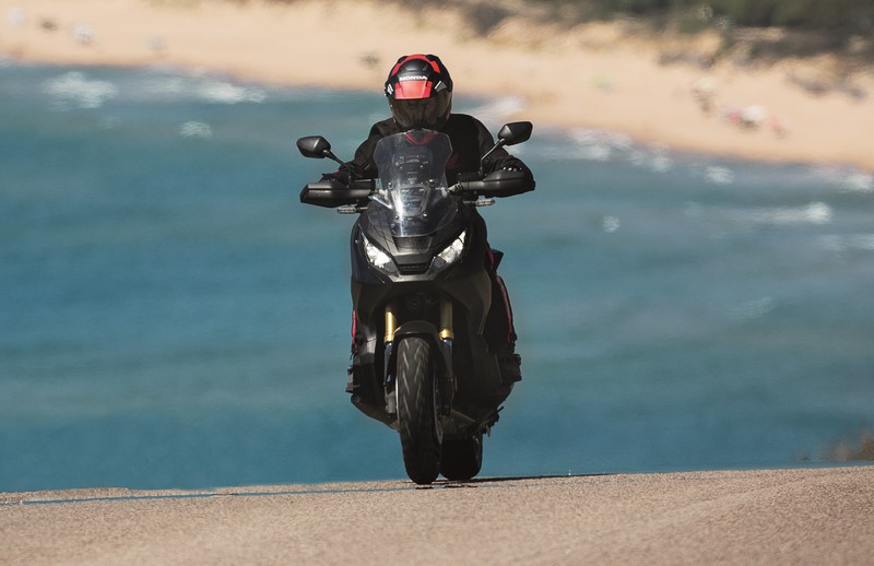 BWS請讓讓!新世代跨界野羊正式定名《Honda X-ADV》 BWS請讓讓!新世代跨界野羊正式定名《Honda X-ADV》