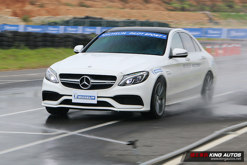 濕地性能更強化 駕馭樂趣再提升─米其林性能胎款《Michelin Pilot Sport 4》體驗 濕地性能更強化 駕馭樂趣再提升─米其林性能胎款《Michelin Pilot Sport 4》體驗
