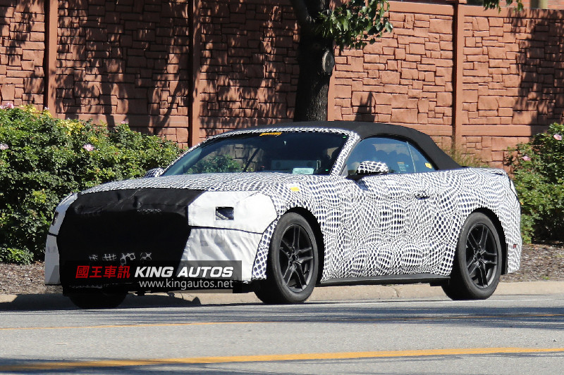 動力性能更加精進 小改款《Ford Mustang》敞篷車款間諜照先曝光 動力性能更加精進 小改款《Ford Mustang》敞篷車款間諜照先曝光