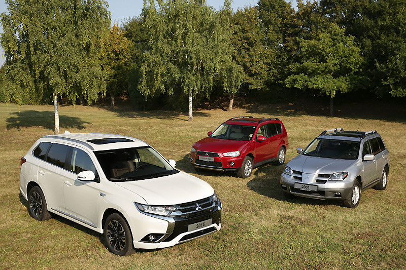 屹立跨界休旅市場15年 《Mitsubishi Outlander》全球累積銷售突破150萬輛 屹立跨界休旅市場15年 《Mitsubishi Outlander》全球累積銷售突破150萬輛