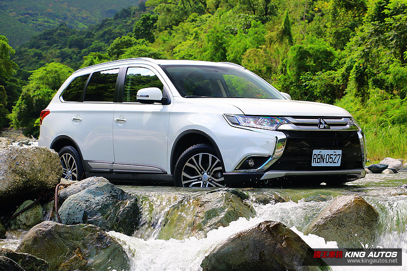不只更加帥氣 動感更加進化─《Mitsubishi Outlander》旗艦型七人座試駕 不只更加帥氣 動感更加進化─《Mitsubishi Outlander》旗艦型七人座試駕