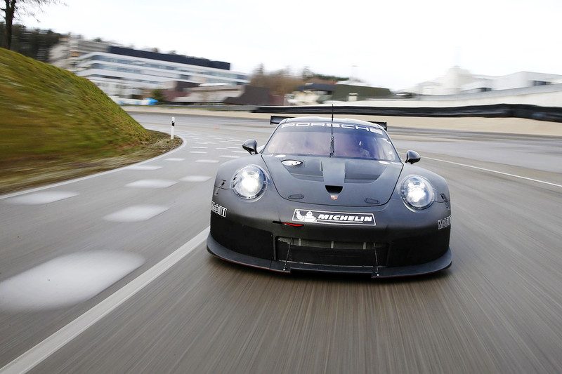 樣貌更兇性能更強悍 最新版《Porsche 911 RSR》預告2016洛杉機車展正式亮相 樣貌更兇性能更強悍 最新版《Porsche 911 RSR》預告2016洛杉機車展正式亮相