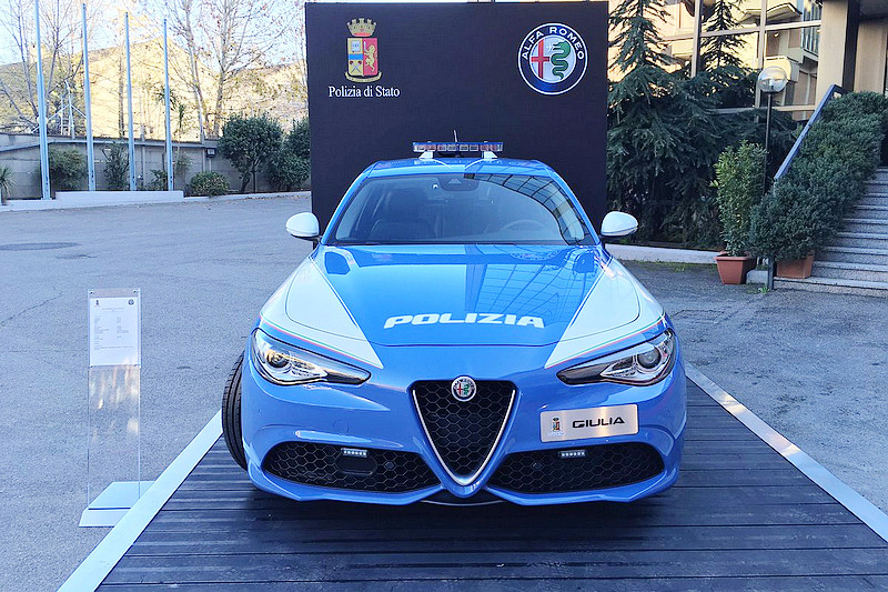 義大利警隊添新軍 《Alfa Romeo Giulia / Giulietta》與《Jeep Renegade》警車亮相 義大利警隊添新軍 《Alfa Romeo Giulia / Giulietta》與《Jeep Renegade》警車亮相