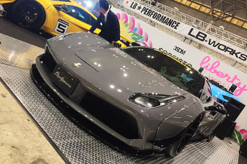 Liberty Walk風格注入lb Performance操刀 Ferrari 4 Gtb 亮相17東京改裝車展 國王車訊kingautos