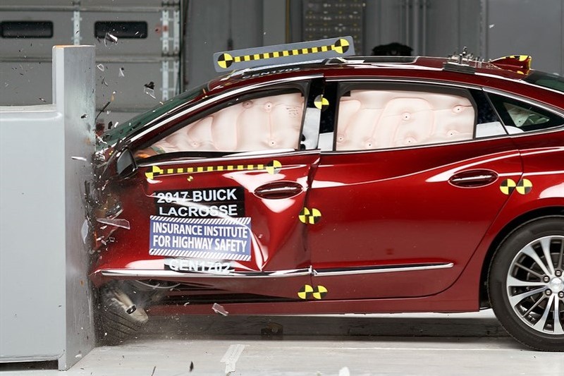 安全表現美中不足 《Buick LaCrosse》因頭燈照明不足與「Top Safety Pick+」評等擦身而過 安全表現美中不足 《Buick LaCrosse》因頭燈照明不足與「Top Safety Pick+」評等擦身而過