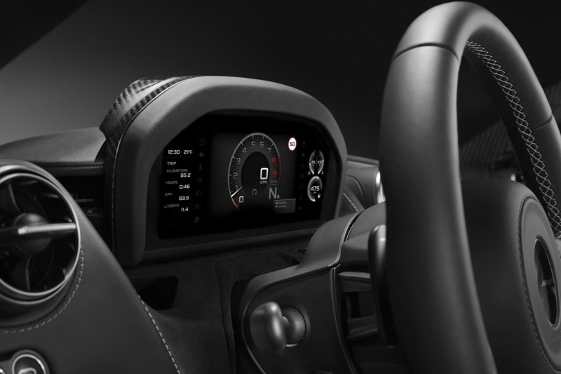 提高駕駛專注度 《McLaren 720S》將搭載獨特「可收折儀表板」 提高駕駛專注度 《McLaren 720S》將搭載獨特「可收折儀表板」