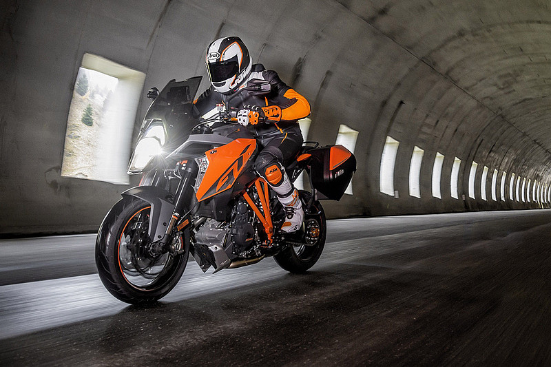 長途旅行「輕」革命 《KTM 1290 Super Duke GT / 1290 Super Adventure》運動休旅車款跨界 長途旅行「輕」革命 《KTM 1290 Super Duke GT / 1290 Super Adventure》運動休旅車款跨界