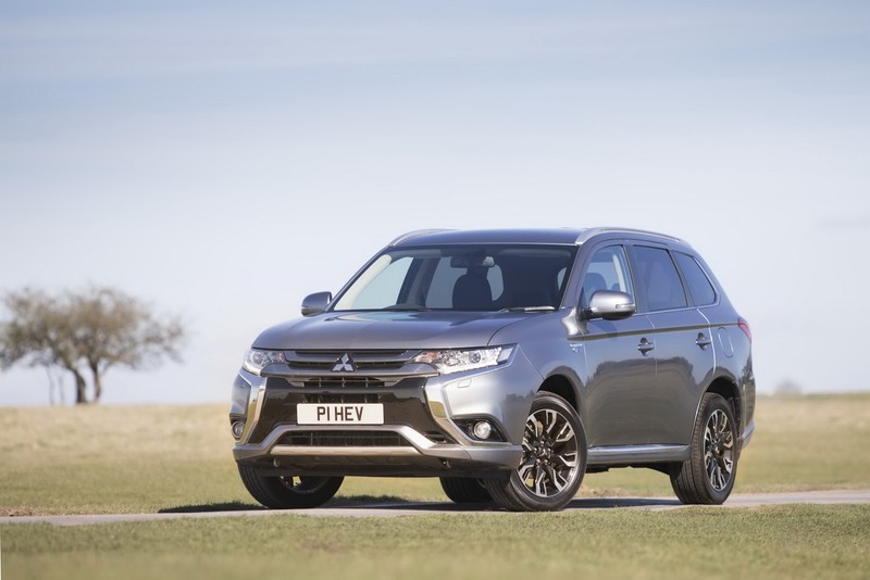 2017年式《Mitsubishi Outlander PHEV Juro》英國戰力再升級 2017年式《Mitsubishi Outlander PHEV Juro》英國戰力再升級