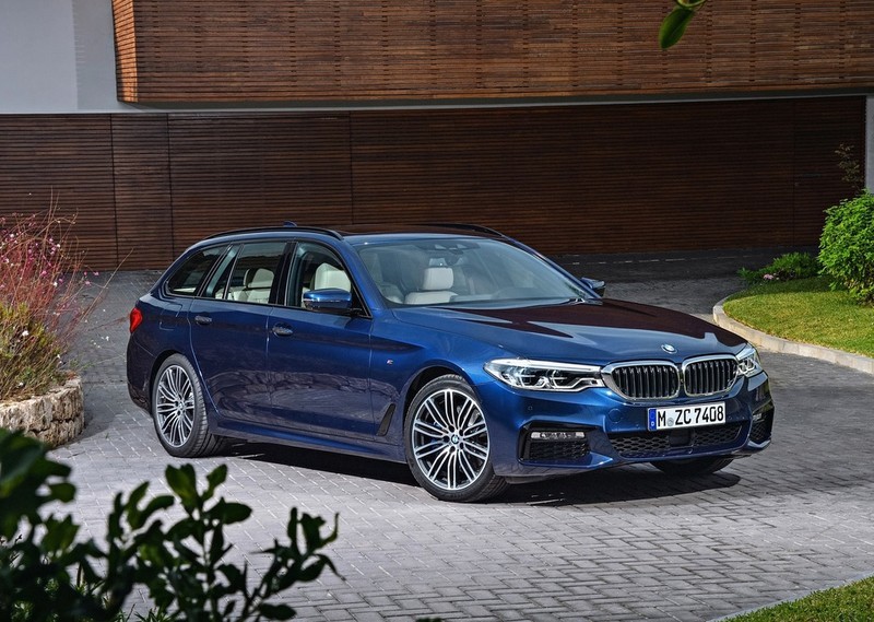 首批導入2.0升汽/柴油車型 新一代《BMW 5 Series Touring》臺灣預售價公布 首批導入2.0升汽/柴油車型 新一代《BMW 5 Series Touring》臺灣預售價公布