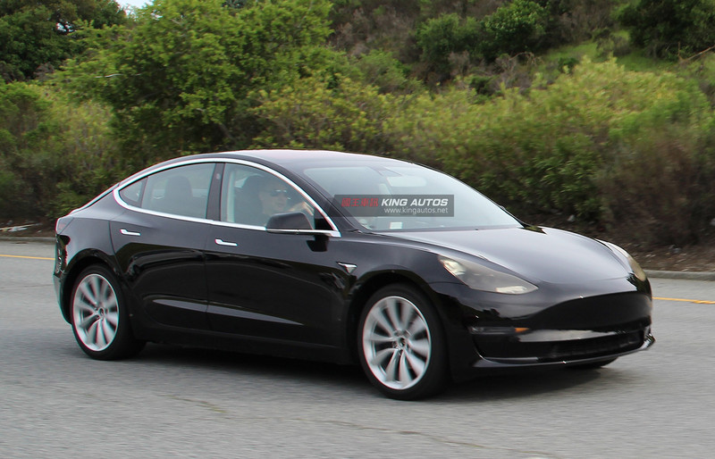 量產版《Tesla Model 3》無偽裝首度亮相 定價規格可望6月公佈 量產版《Tesla Model 3》無偽裝首度亮相 定價規格可望6月公佈