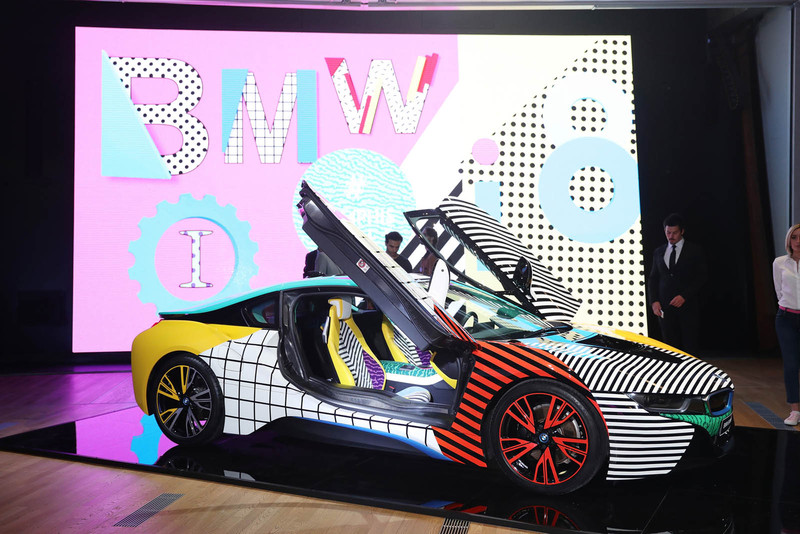 獨一無二《BMW i8》攜手《i3》向1980年代經典設計致敬 獨一無二《BMW i8》攜手《i3》向1980年代經典設計致敬
