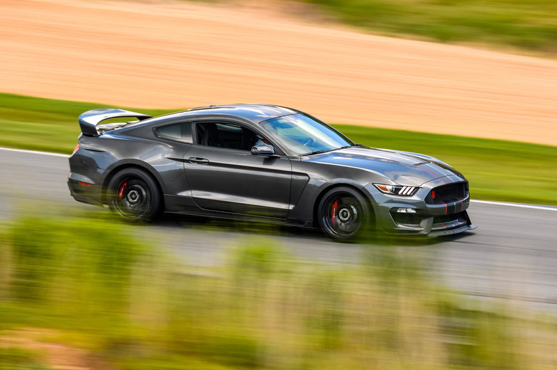 2018年式《Ford Shelby GT350 / GT350R Mustang》延續舊有規格 僅新增三種新車色 2018年式《Ford Shelby GT350 / GT350R Mustang》延續舊有規格 僅新增三種新車色
