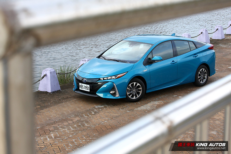 價差50萬的類純電駕馭 ─《Toyota Prius PHV》試駕體驗 價差50萬的類純電駕馭 ─《Toyota Prius PHV》試駕體驗