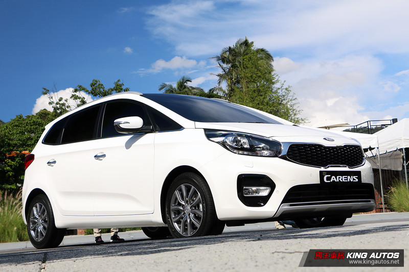 《Kia Carens》改款導入盲點偵測 79.9萬元起標配6氣囊發表上市 《Kia Carens》改款導入盲點偵測 79.9萬元起標配6氣囊發表上市