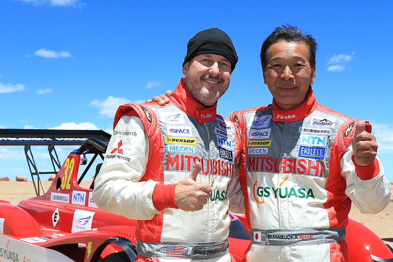 達卡傳奇來臺傳授駕馭技巧 《Mitsubishi Lancer》馭望奔馳體驗日報名開跑 達卡傳奇來臺傳授駕馭技巧 《Mitsubishi Lancer》馭望奔馳體驗日報名開跑