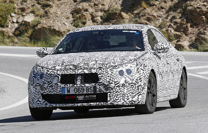 新一代《Peugeot 508》身穿偽裝曝光 今年法蘭克福車展可望登場 新一代《Peugeot 508》身穿偽裝曝光 今年法蘭克福車展可望登場