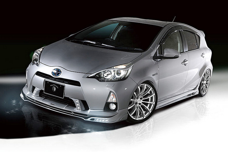 油電小可愛《Prius c》轉換風格 Rowen操刀《Toyota Aqua》造就小鋼炮氣息 油電小可愛《Prius c》轉換風格 Rowen操刀《Toyota Aqua》造就小鋼炮氣息