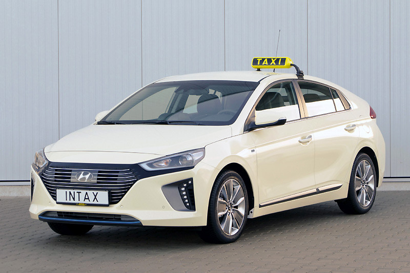 純電或油電任君挑選 《Hyundai Ioniq》計程車專為運輸業者而生 純電或油電任君挑選 《Hyundai Ioniq》計程車專為運輸業者而生