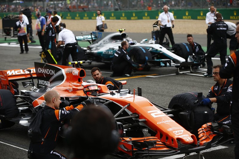 《McLaren》考慮與《Honda》分手 《Mercedes》與《Ferrari》沒興趣合作 《McLaren》考慮與《Honda》分手 《Mercedes》與《Ferrari》沒興趣合作
