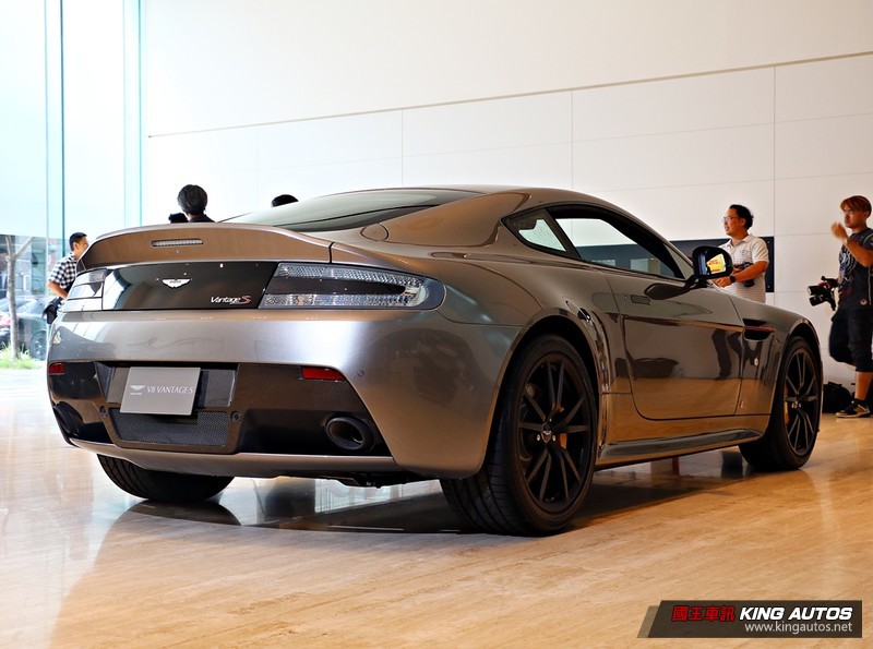 938萬元臺灣限量登場 《Aston Martin Vantage S Red Bull Racing Edition》