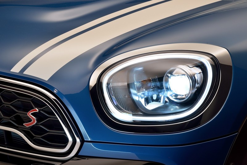 頭燈照明有待加強 《Mini Countryman》與Top Safety Pick+擦身而過 頭燈照明有待加強 《Mini Countryman》與Top Safety Pick+擦身而過