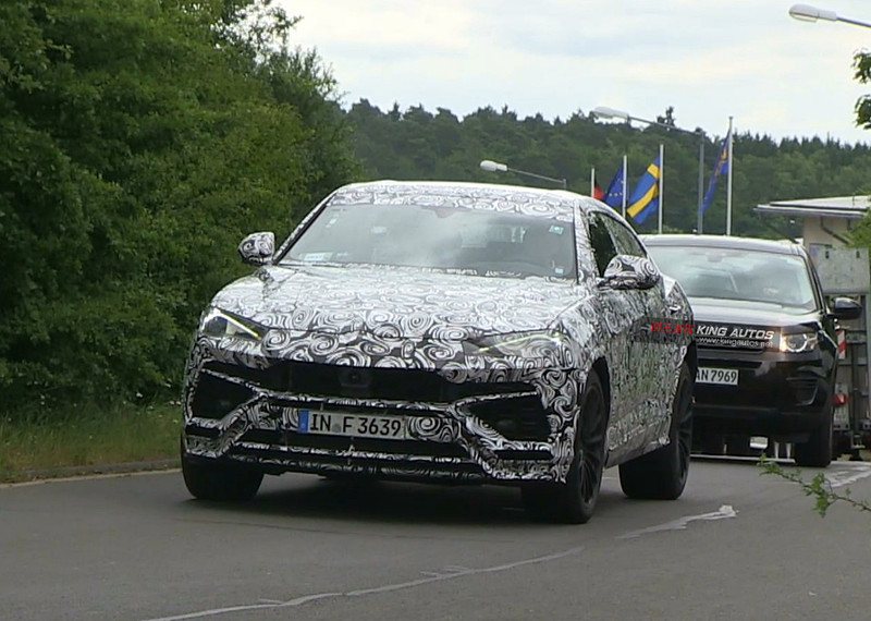 期待12月4日正式亮相 蠻牛休旅《Lamborghini Urus》測試車影片釋出 期待12月4日正式亮相 蠻牛休旅《Lamborghini Urus》測試車影片釋出