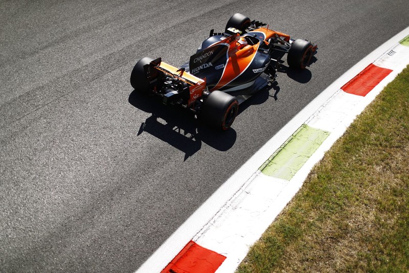確定與《Honda》分手 《McLaren》與《Renault》簽下三年F1引擎供應合約 確定與《Honda》分手 《McLaren》與《Renault》簽下三年F1引擎供應合約