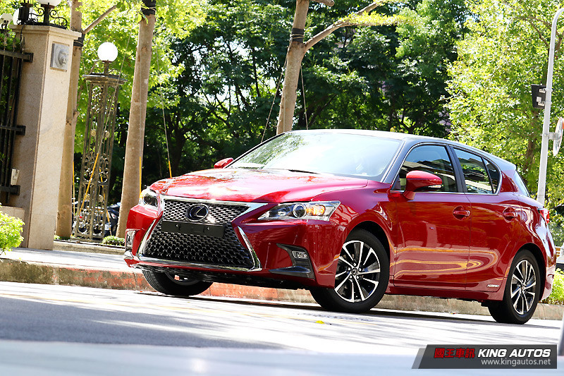 進階豪華入門選 ─ 小改款《Lexus CT 200h》豪華版試駕 進階豪華入門選 ─ 小改款《Lexus CT 200h》豪華版試駕